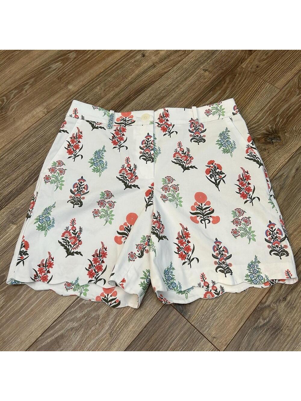 NWT-Talbots-Scallop Hem Shorts - Floral Radiance - Size 6